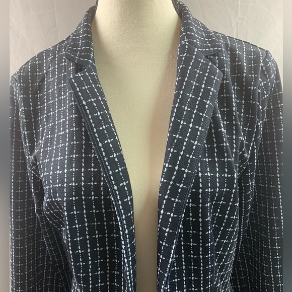 Plaid Lightweight Open Blazer - Picture 8 of 9